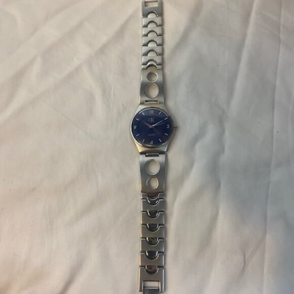 RARE Vintage CK Calvin Klein Watch Wristwatch Blue Face Silver Tone K22221 - Picture 2 of 5